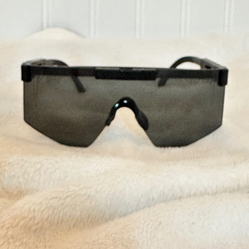 Pit Viper The Black Ops Sunglasses Black Good Wraparound Shield
Retro 90s Moto